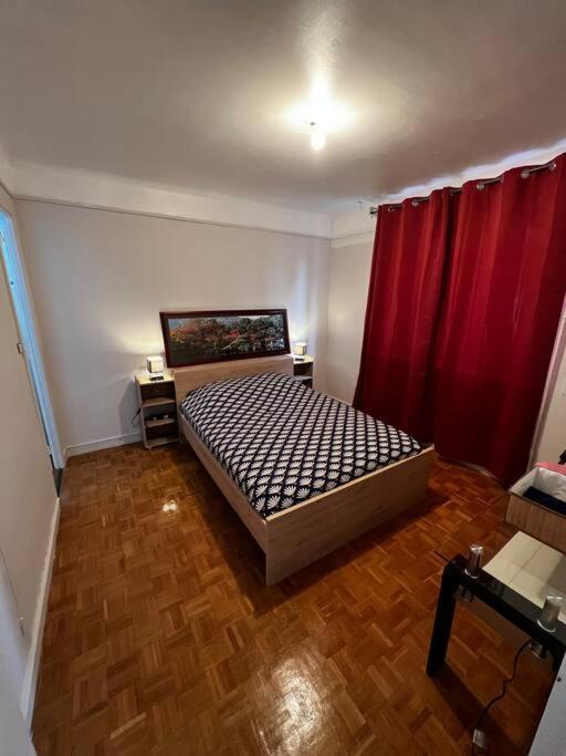 Appartement Avec Balcon En Centre Ville Bourges Exterior foto