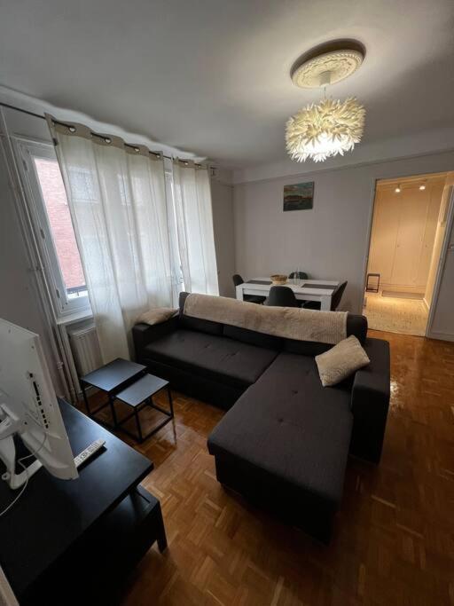 Appartement Avec Balcon En Centre Ville Bourges Exterior foto